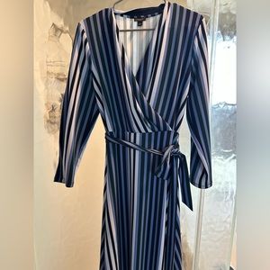 Ann Taylor Vertical Striped Dress Long sleeve